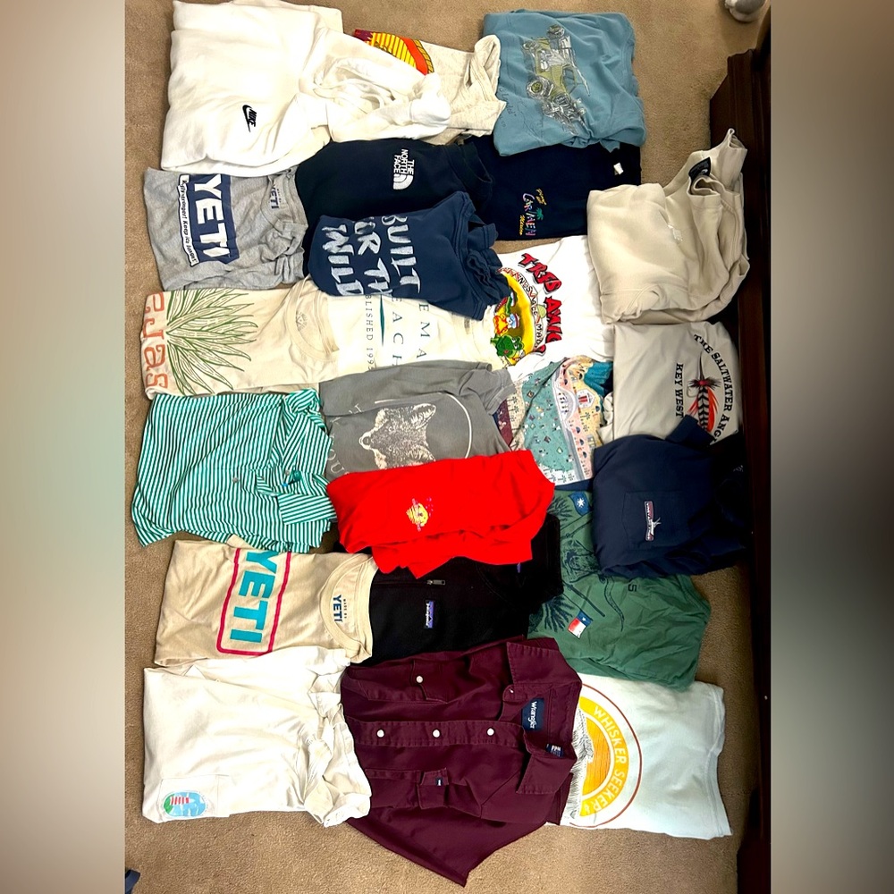 MEDIUM SIZE CLOTHS!! T-SHIRTS,POLO SWEATSHIRTS!!